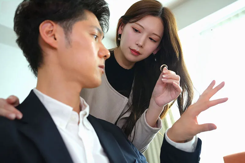 Cô vợ đi đi chơi, gã chồng ở nhà bị nhỏ em bà xã gạ xoạc không trượt phát nào